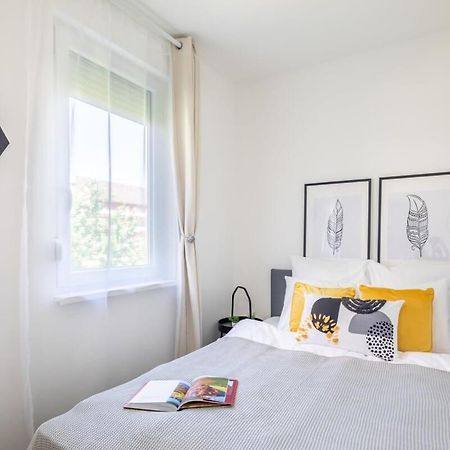 Appartamento Sunny Balcony - Cute And Cozy Budapest Esterno foto