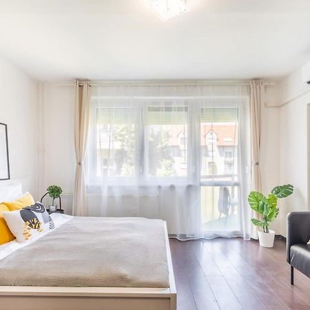 Appartamento Sunny Balcony - Cute And Cozy Budapest Esterno foto