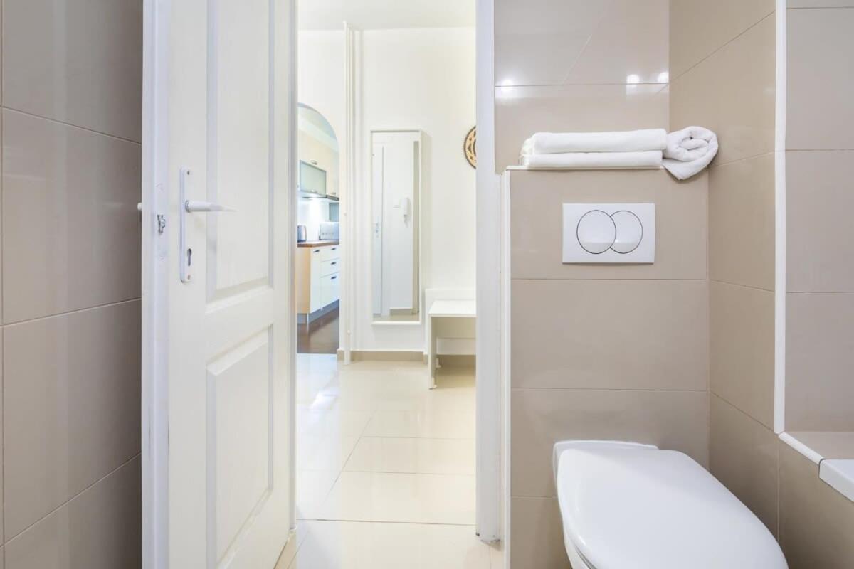 Appartamento Sunny Balcony - Cute And Cozy Budapest Esterno foto