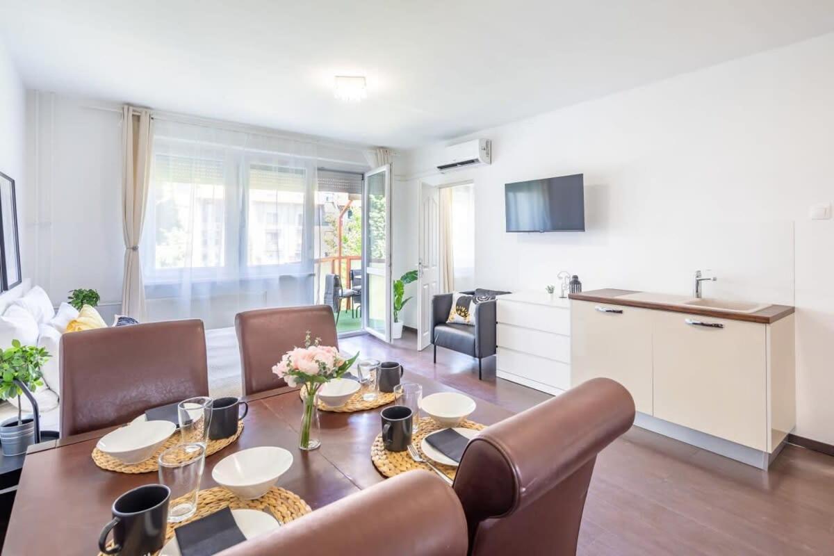 Appartamento Sunny Balcony - Cute And Cozy Budapest Esterno foto