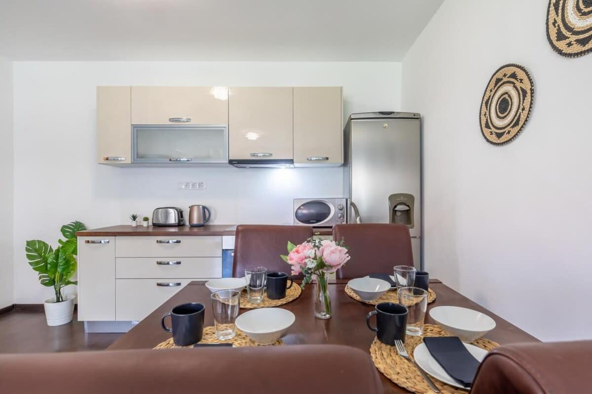Appartamento Sunny Balcony - Cute And Cozy Budapest Esterno foto