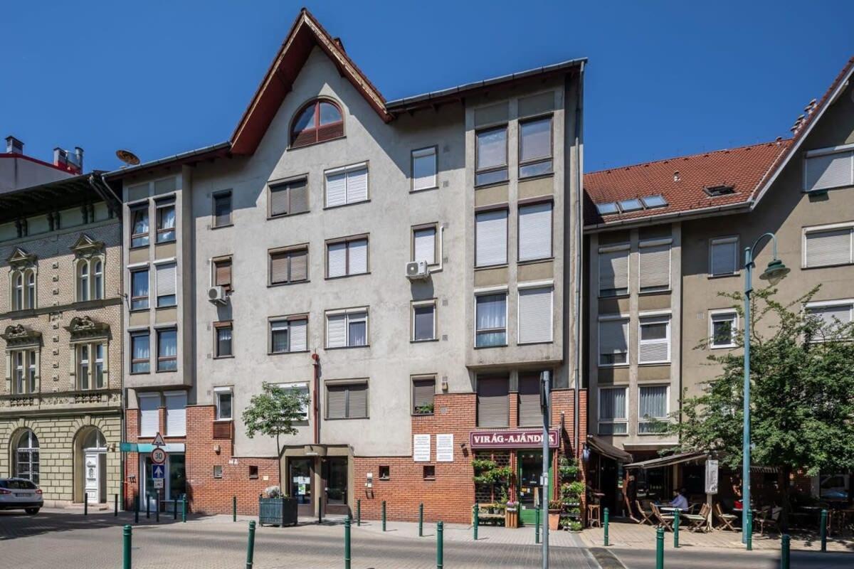 Appartamento Sunny Balcony - Cute And Cozy Budapest Esterno foto