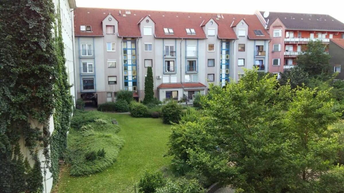 Appartamento Sunny Balcony - Cute And Cozy Budapest Esterno foto